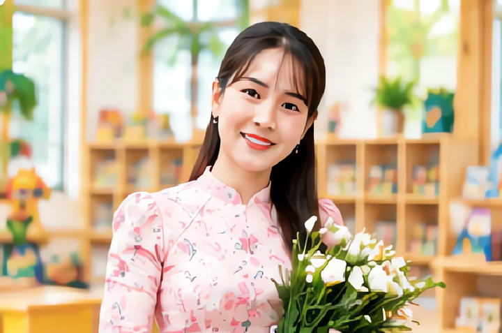 Cô Lê Thị Hồng Nhung
