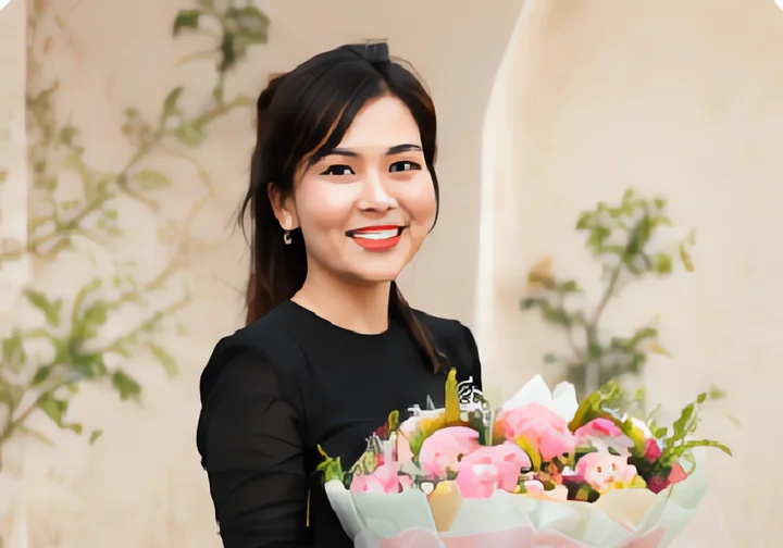 Cô Phạm Tú Anh